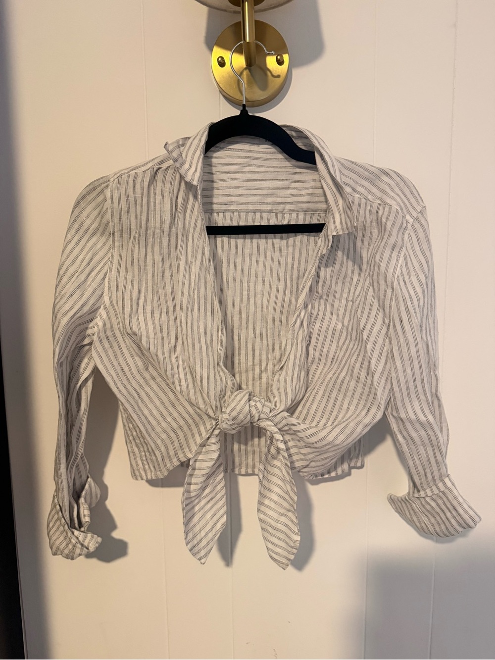 Aritzia Babaton Striped Tie-Front crop Women’s Shirt - S